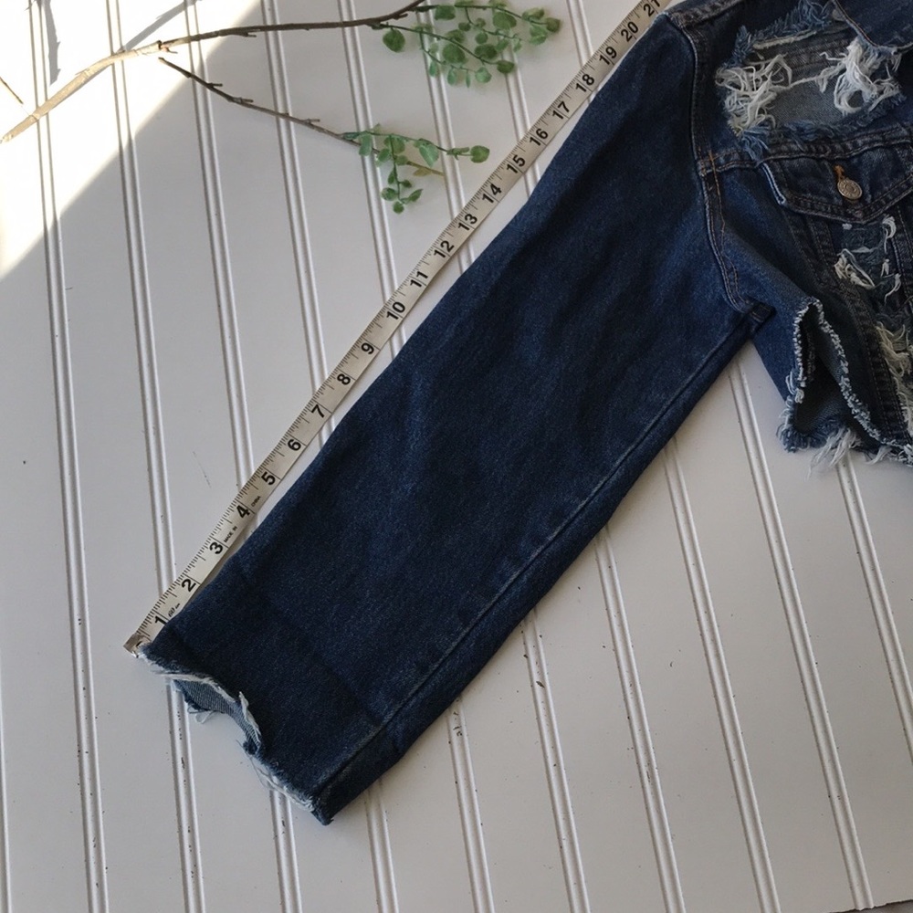 Levi’s distressed denim Jean blue jacket - Picture 5 of 10